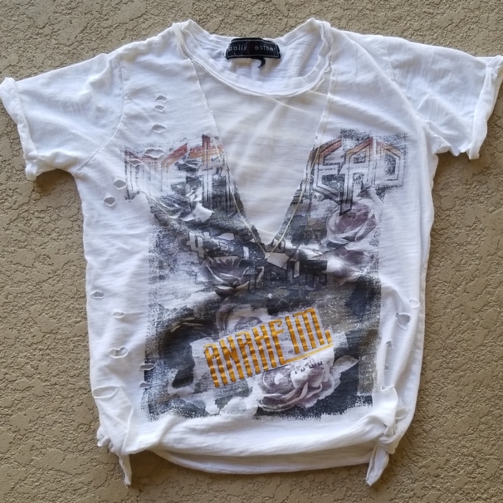 ❤️‍🔥SOLD❤️‍🔥Polly & Ester Metal Head tee with holes